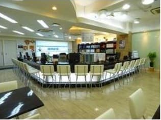 広々とした店内