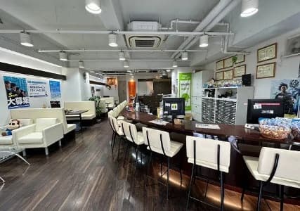 カウンターでゆっくり部屋探し♪