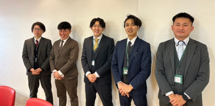 スタッフ一同お待ちしております♪